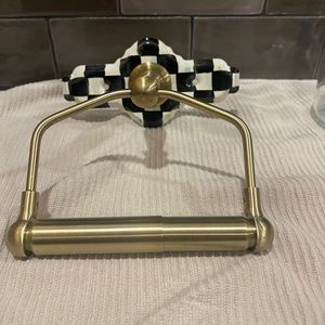 Mackenzie-Childs toilet roll dispenser. Courtly check.